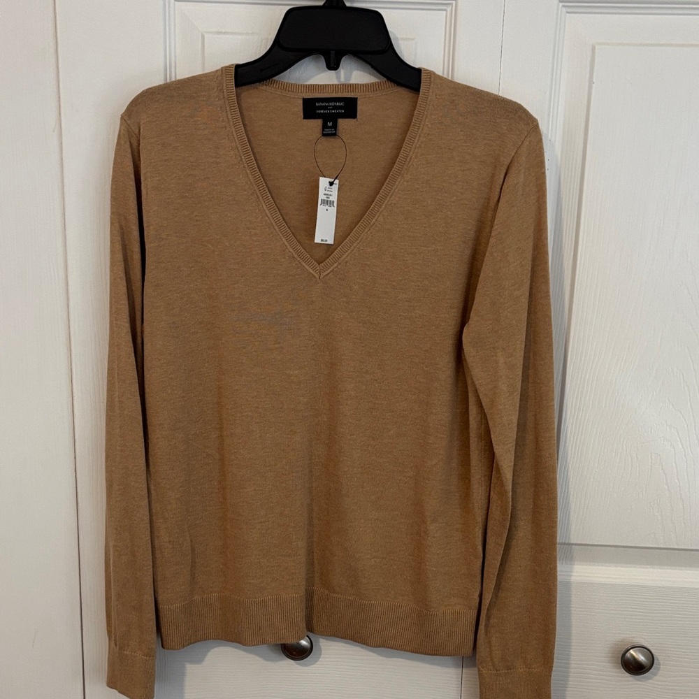 Banana Republic Women's Tan V-Neck Sweater